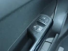 Opel Corsa 1.4-16V COLOR EDITION thumbnail 18