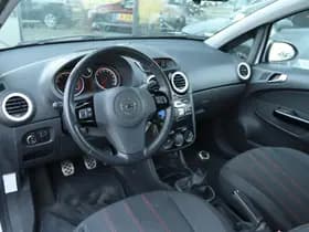 Opel Corsa 1.4-16V COLOR EDITION thumbnail 3