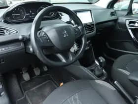 Peugeot 208 1.2 VTi ENVY 5-DRS. thumbnail 3