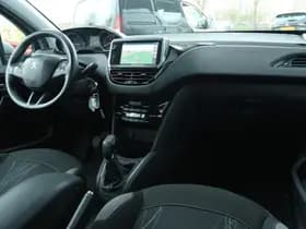 Peugeot 208 1.2 VTi ENVY 5-DRS. thumbnail 6