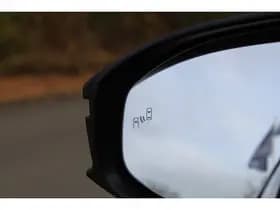 Toyota C-HR 1.8 Hybrid 140 First Edition Bi-tone thumbnail 4