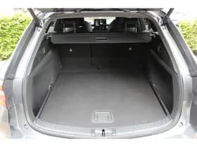 Toyota Corolla Touring Sports 1.8 Hybrid GR-Sport Bi-Tone thumbnail 10