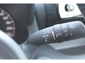 Toyota Yaris 1.5 Hybrid Dynamic thumbnail 20