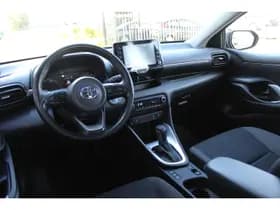 Toyota Yaris 1.5 Hybrid Dynamic thumbnail 3