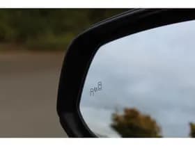 Toyota Corolla Cross Hybrid 200 Executive Bi-Tone thumbnail 4