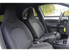 Toyota Aygo X 1.0 VVT-i MT Pulse Bi-Tone thumbnail 12