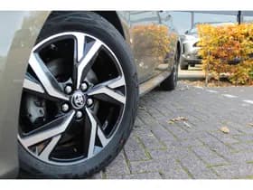 Toyota Yaris 1.5 Hybrid 115 First Edition Comfort Pack thumbnail 11