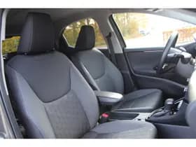 Toyota Yaris 1.5 Hybrid 115 First Edition Comfort Pack thumbnail 12