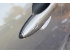 Toyota Yaris 1.5 Hybrid 115 First Edition Comfort Pack thumbnail 13