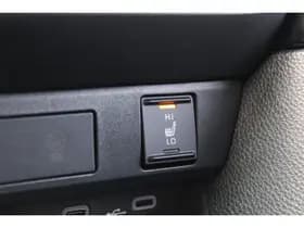 Toyota Yaris 1.5 Hybrid 115 First Edition Comfort Pack thumbnail 23