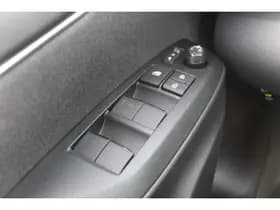 Toyota Yaris 1.5 Hybrid 115 First Edition Comfort Pack thumbnail 24