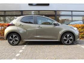 Toyota Yaris 1.5 Hybrid 115 First Edition Comfort Pack thumbnail 7