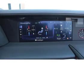 Lexus LC Convertible 500 Hokkaido Edition thumbnail 31