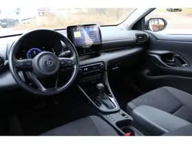 Toyota Yaris 1.5 Hybrid 115 First Edition Comfort Pack thumbnail 3