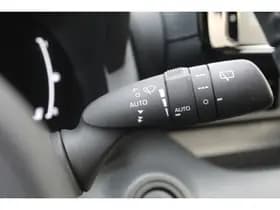 Toyota Yaris 1.5 Hybrid 115 First Edition Comfort Pack thumbnail 21