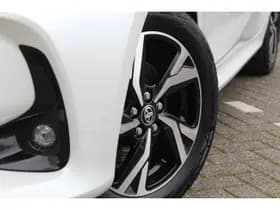 Toyota Yaris 1.5 Hybrid 115 First Edition Comfort Pack thumbnail 5