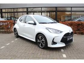 Toyota Yaris 1.5 Hybrid 115 First Edition Comfort Pack thumbnail 8