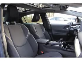 Toyota Prius 2.0 Plug-in Executive thumbnail 13