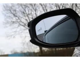 Toyota Prius 2.0 Plug-in Executive thumbnail 18