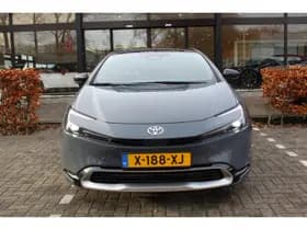 Toyota Prius 2.0 Plug-in Executive thumbnail 3