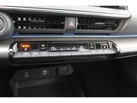 Toyota Prius 2.0 Plug-in Executive thumbnail 24