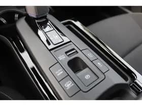 Toyota Prius 2.0 Plug-in Executive thumbnail 31