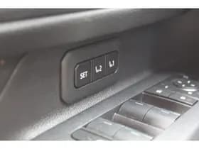 Toyota Land Cruiser 2.8 D-4D Standard Roof Window Van Professional thumbnail 21