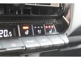 Toyota Land Cruiser 2.8 D-4D Standard Roof Window Van Professional thumbnail 23