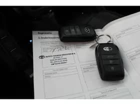 Toyota Land Cruiser 2.8 D-4D Standard Roof Window Van Professional thumbnail 30