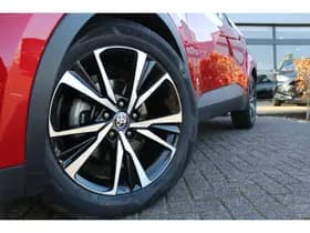 Toyota C-HR 1.8 Hybrid 140 First Edition Bi-Tone thumbnail 2