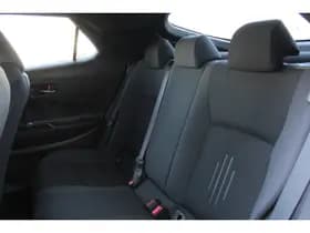 Toyota C-HR 1.8 Hybrid 140 First Edition Bi-Tone thumbnail 13