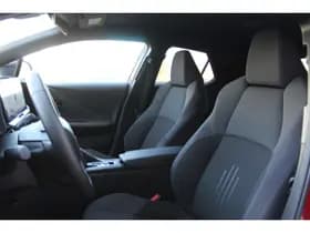 Toyota C-HR 1.8 Hybrid 140 First Edition Bi-Tone thumbnail 15