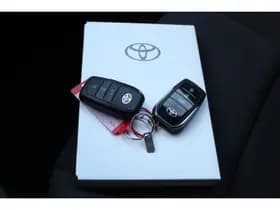 Toyota C-HR 1.8 Hybrid 140 First Edition Bi-Tone thumbnail 30