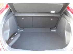 Toyota C-HR 1.8 Hybrid 140 First Edition Bi-Tone thumbnail 9