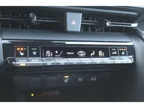 Toyota C-HR 1.8 Hybrid 140 First Edition thumbnail 21