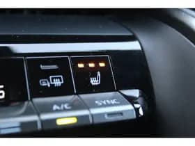 Toyota C-HR 1.8 Hybrid 140 First Edition thumbnail 25