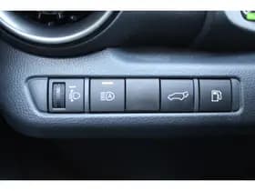 Toyota C-HR 1.8 Hybrid 140 First Edition thumbnail 27