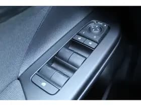 Toyota C-HR 1.8 Hybrid 140 First Edition thumbnail 28