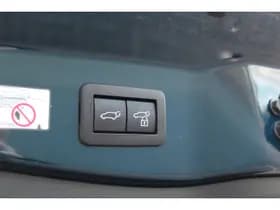 Toyota C-HR 1.8 Hybrid 140 First Edition thumbnail 11