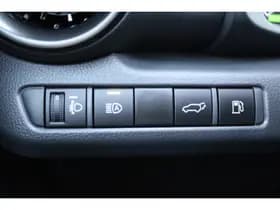 Toyota C-HR 1.8 Hybrid 140 First Edition thumbnail 26