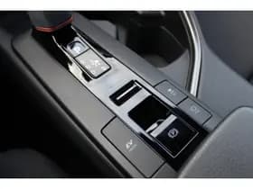 Toyota C-HR 1.8 Hybrid 140 First Edition thumbnail 29