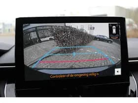 Toyota Corolla 1.8 Hybrid First Edition thumbnail 13