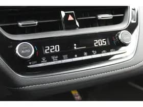 Toyota Corolla 1.8 Hybrid First Edition thumbnail 16