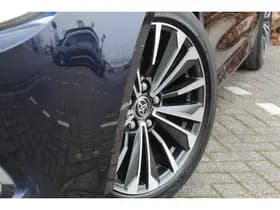 Toyota Corolla 1.8 Hybrid First Edition thumbnail 4