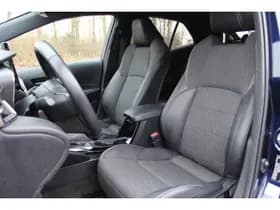 Toyota Corolla 1.8 Hybrid First Edition thumbnail 9