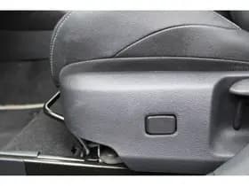 Toyota Corolla 1.8 Hybrid First Edition thumbnail 10