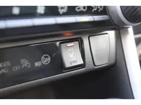 Toyota RAV4 2.5 Hybrid AWD Bi-Tone thumbnail 18