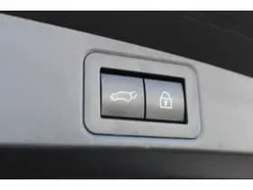 Toyota Corolla Touring Sports 1.8 Hybrid Dynamic Bi-Tone thumbnail 11