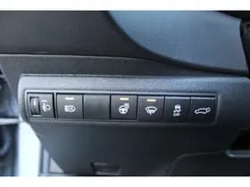 Toyota Corolla Touring Sports 1.8 Hybrid Dynamic Bi-Tone thumbnail 22