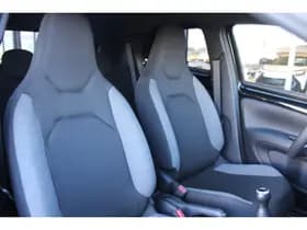 Toyota Aygo X 1.0 VVT-i MT x-First thumbnail 16